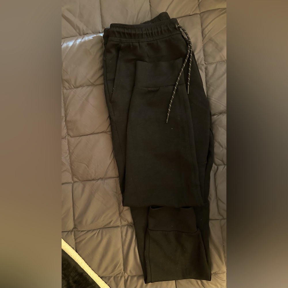 American eagle sweatpants.